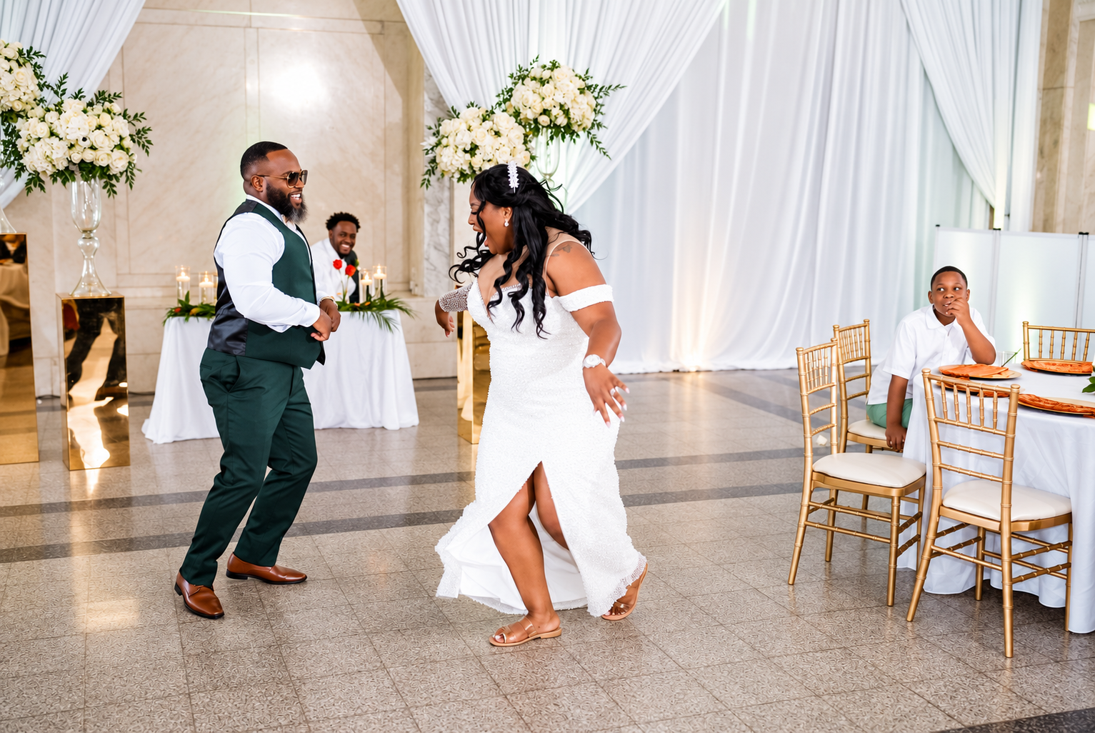 Guests dancing at Aaliyah and Alex's reception