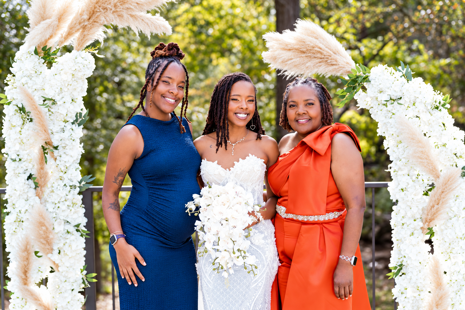 Bride family portrait at Burnett and Jaelyn's wedding