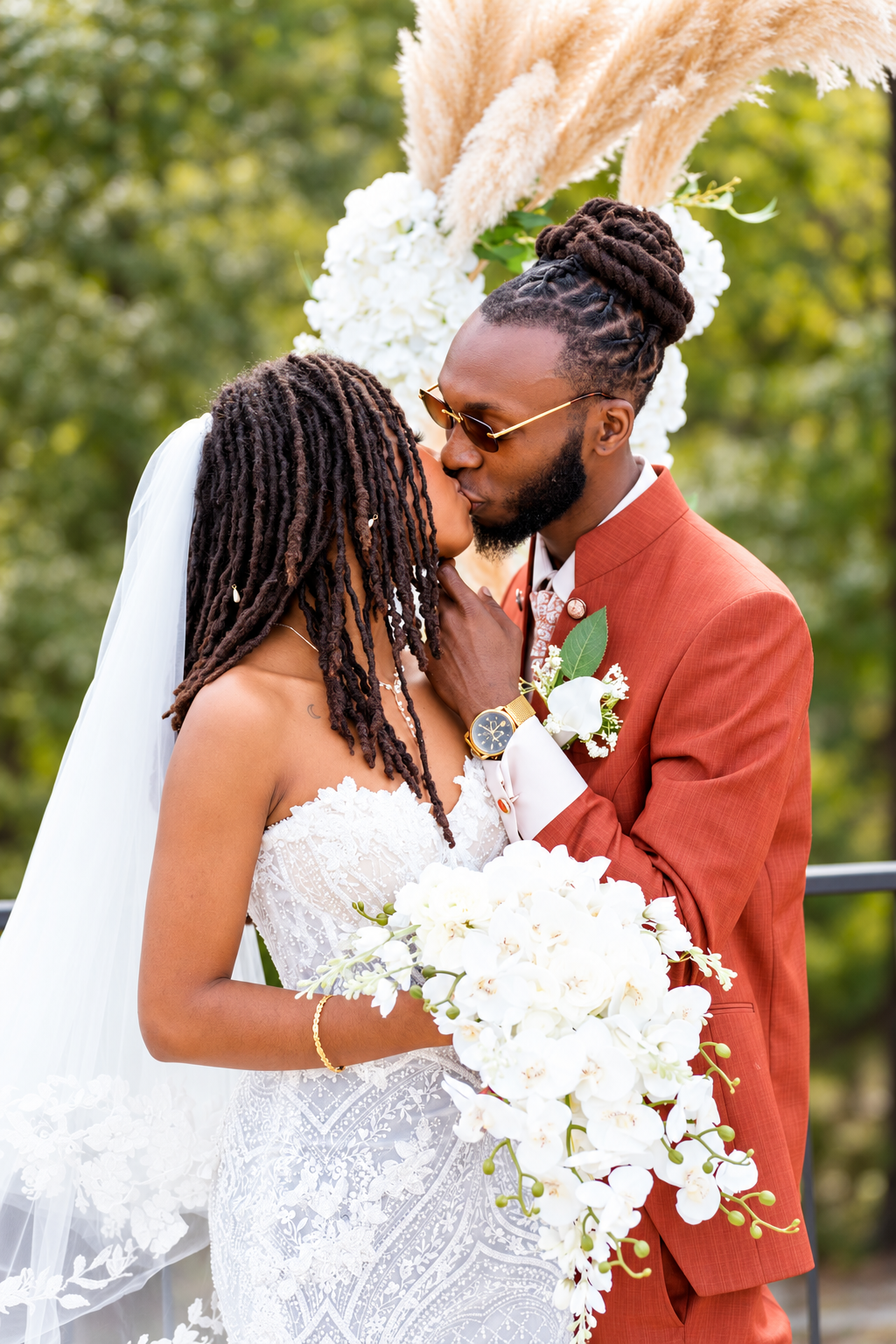 Bride groom close up kiss at Burnett and Jaelyn's wedding
