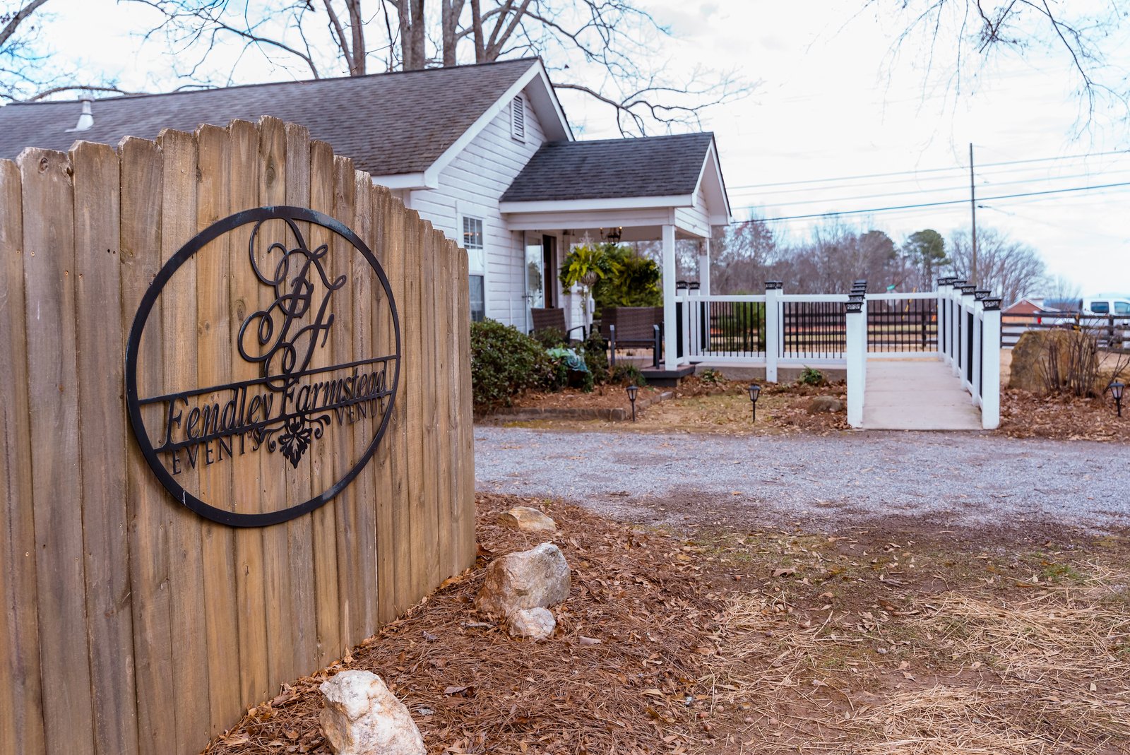 The entrance sign and grounds at Fendley Farmstead