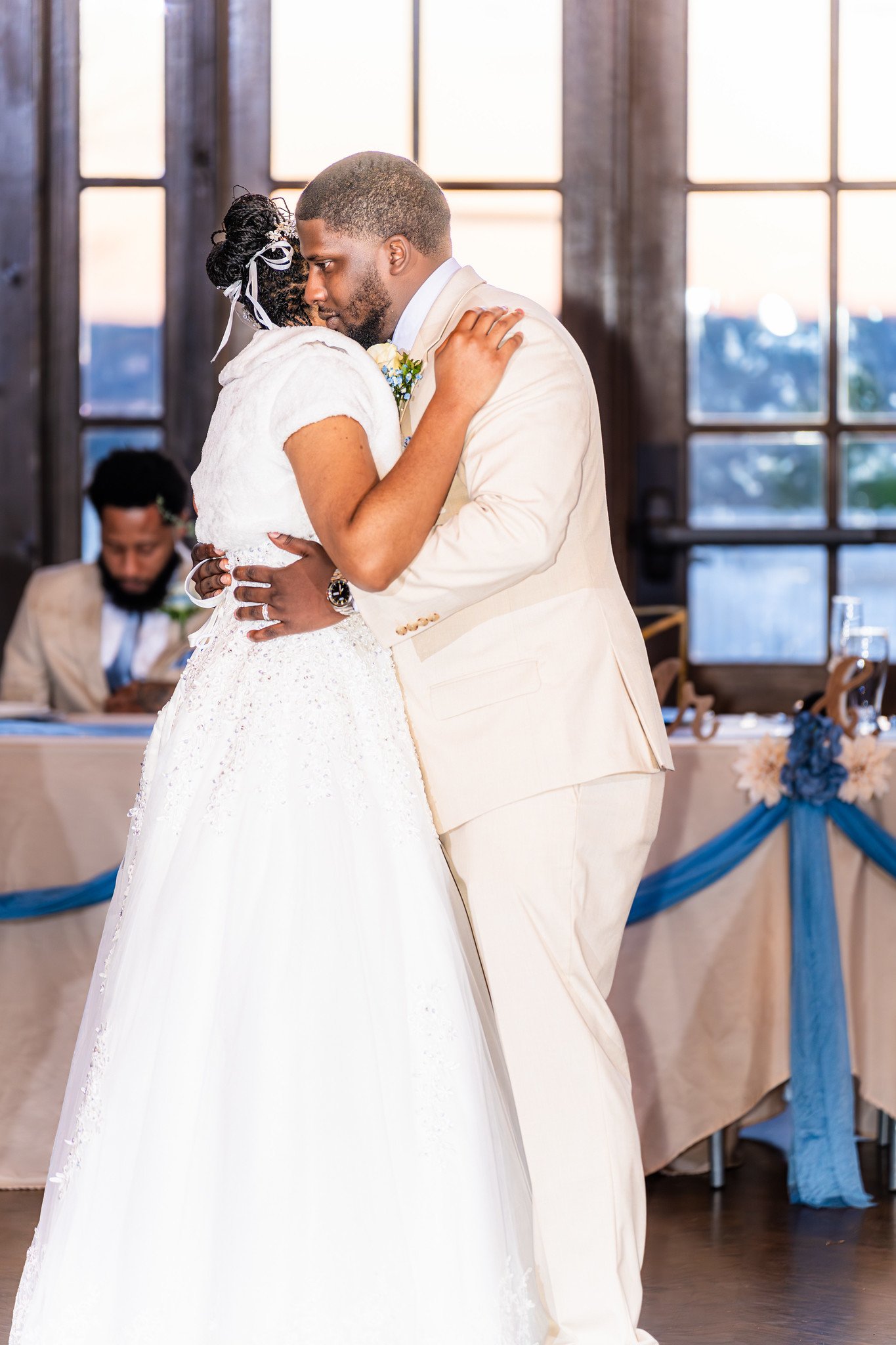 A close embrace during Tanjana and Marcel's dance